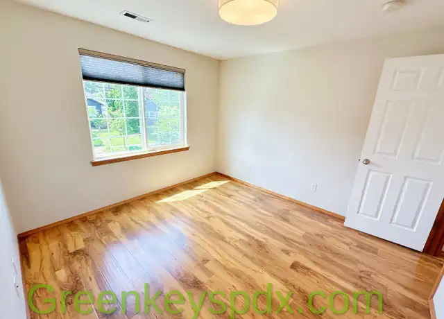 Property at 5722 NE 30th Ave, Portland, OR, 97211, 3 beds, 2.5 baths, [object Object]