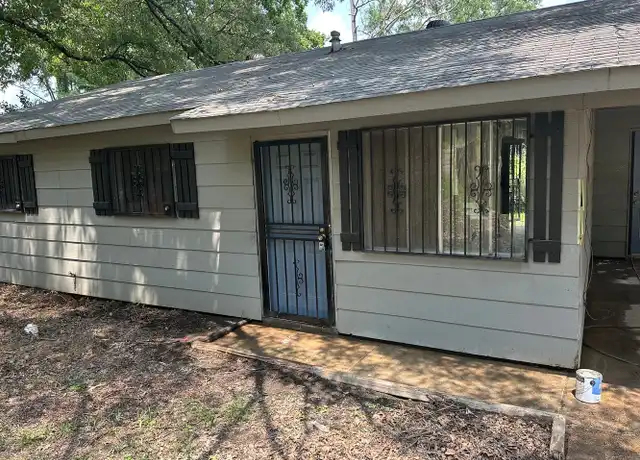 Property at 422 Queen Julianna Ln, Jackson, MS, 39209, 3 beds, 1.5 baths, [object Object]