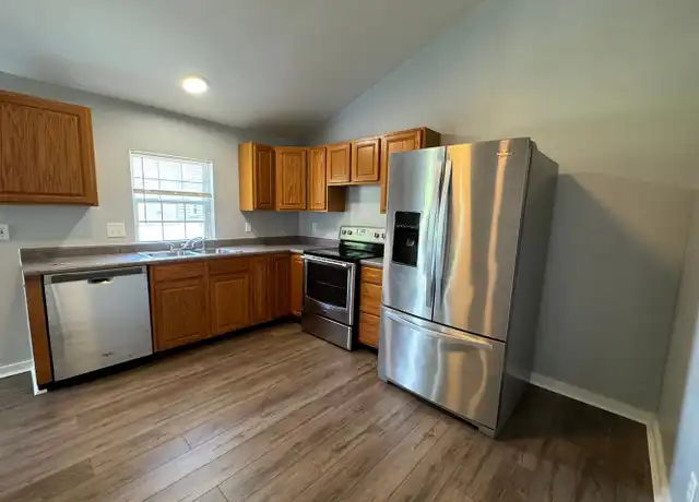Property at 814 Main St, Covington, KY, 41011, 2 beds, 1 bath, [object Object]