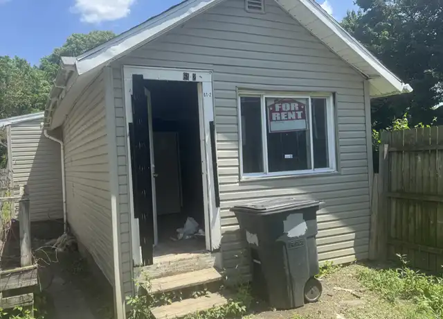 Property at 61 E Summit St Unit 2, Alliance, OH, 44601, 1 bed, 1 bath, [object Object]