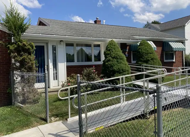 Property at 529 Seneca Ct, Greensburg, PA, 15601, 2 beds, 1.5 baths, [object Object]
