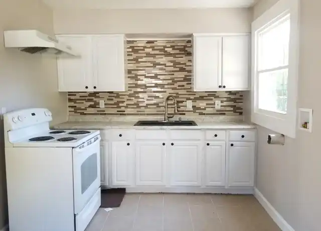 Property at 3918 Oakley Ave, Kansas City, MO, 64130, 3 beds, 1 bath, [object Object]