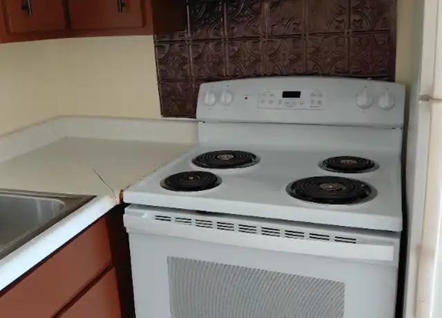 Property at 4401 Newport Rd Unit 3, Louisville, KY, 40218, 2 beds, 1 bath, [object Object]