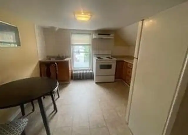Property at 22 Fruit St Unit 3, Taunton, MA, 02780, 2 beds, 1 bath, [object Object]