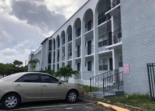 Property at 575 NE 143rd St Unit 104, North Miami, FL, 33161, 1 bed, 1 bath, [object Object]