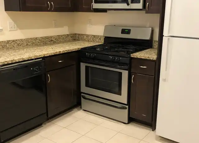 Property at 9 Upland Rd Unit 8, Cambridge, MA, 02140, 3 beds, 1 bath, [object Object]