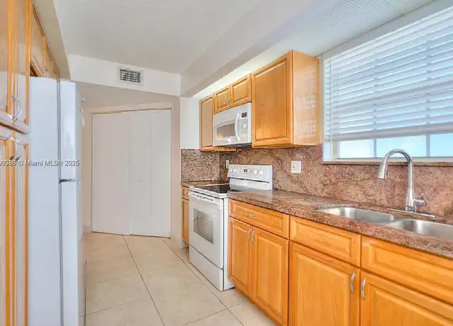 Property at 2007 SE 26th Ln #104, Homestead, FL, 33035, 2 beds, 2 baths, [object Object]