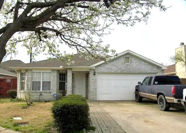 Property at 104 Tarango Ln, Irving, TX, 75061, 4 beds, 2 baths, [object Object]