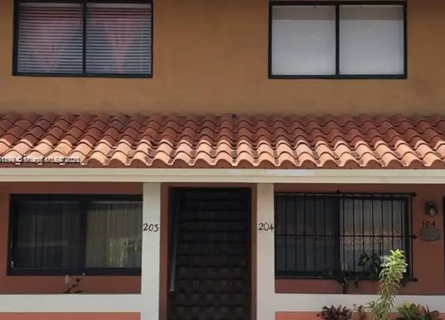 Property at 2710 W 60th Pl #204, Hialeah, FL, 33016, 2 beds, 2 baths, [object Object]