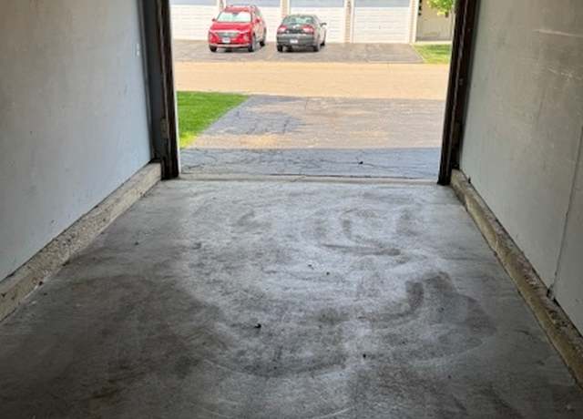 Photo of 303 Newport Ln Unit D-1, Bartlett, IL 60103
