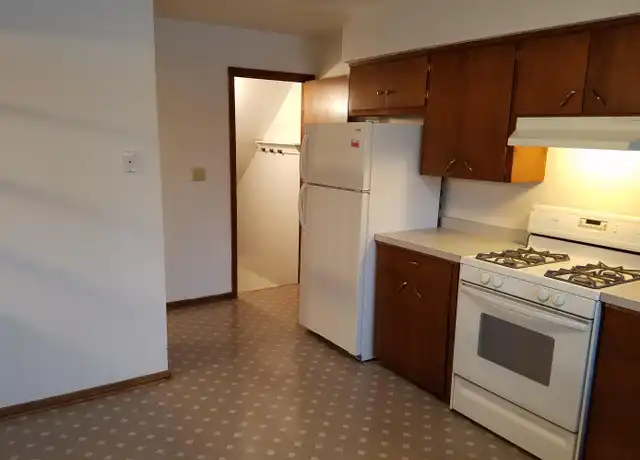 Property at 1410 W 2nd St, Cedar Falls, IA, 50613, 3 beds, 1.5 baths, [object Object]