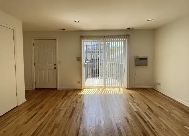 Property at 1542 W Chestnut St, Chicago, IL, 60642, 1 bed, 1 bath, [object Object]