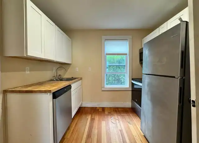Property at 89 King St Unit 1, Westbrook, ME, 04092, 3 beds, 1 bath, [object Object]