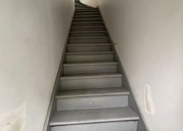 Property at 4450 S Wood St Unit 2 R, Chicago, IL, 60609, 6 beds, 1 bath, [object Object]