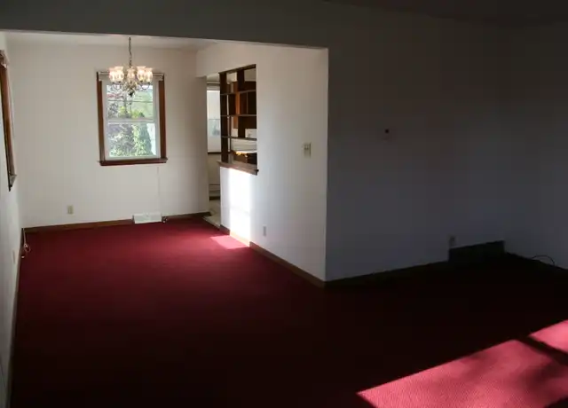 Property at 1408 W 2nd St, Cedar Falls, IA, 50613, 4 beds, 1.5 baths, [object Object]