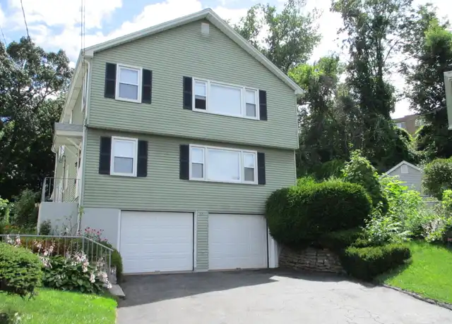 Property at 36 Cynthia Ct Unit Upper Floor, New Britain, CT, 06053, 3 beds, 1 bath, [object Object]