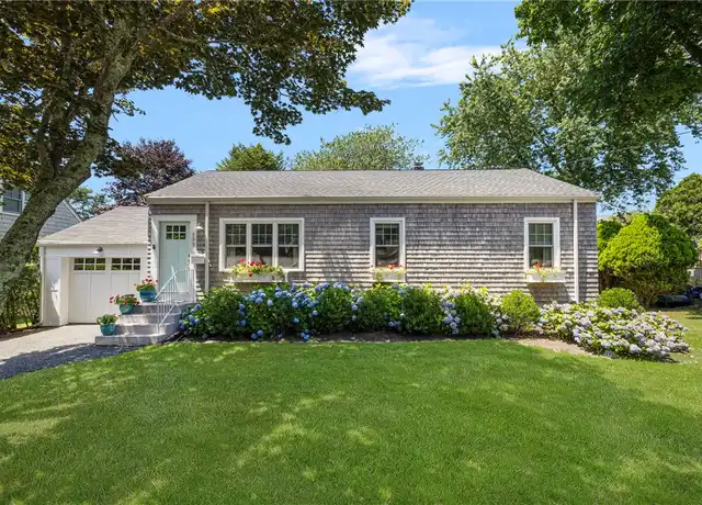 Property at 133 Carroll Ave, Newport, RI, 02840, 3 beds, 1 bath, [object Object]