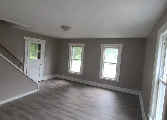 Property at 4 Rogers Ave, Rochester, NY, 14606, 3 beds, 1 bath, [object Object]