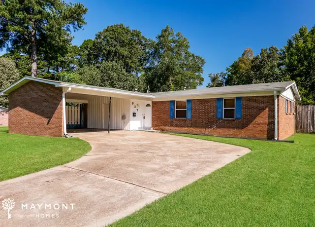 Property at 927 Lakeview Dr, Clinton, MS, 39056, 3 beds, 2 baths, [object Object]