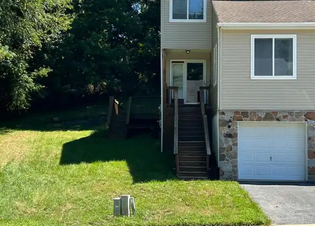 Property at 319 Lynley Ln, Newark, DE, 19711, 3 beds, 3 baths, [object Object]