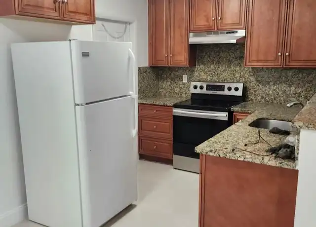 Property at 1226 N 56th Ave, Hollywood, FL, 33021, 2 beds, 1 bath, [object Object]