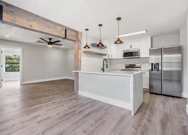 Property at 186 22nd Ave N Unit 3, St. Petersburg, FL, 33704, 3 beds, 1 bath, [object Object]
