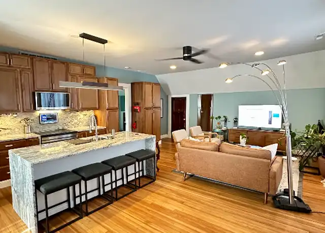 Property at 364 Kendall Pl Fl 3, Columbus, OH, 43205, 1 bed, 1 bath, [object Object]