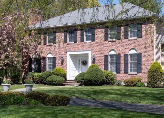 Photo of 4 Elliston Rd, Weston, MA 02493
