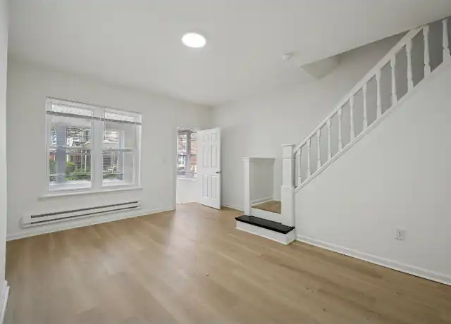 Property at 1516 W Wingohocking St, Philadelphia, PA, 19140, 4 beds, 1 bath, [object Object]