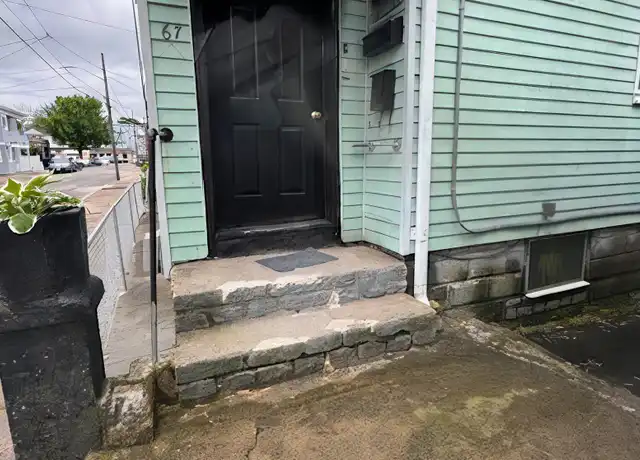 Property at 67 Simmons St Unit 2ND FLOOR, Providence, RI, 02909, 3 beds, 1 bath, [object Object]