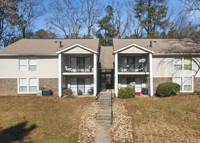 Photo of 2149 Emerald Pointe Dr, Vestavia Hills, AL 35216