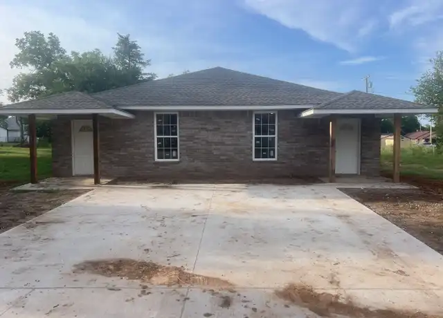 Property at 805 SW Summit Ave Unit B, Lawton, OK, 73501, 3 beds, 2 baths, [object Object]