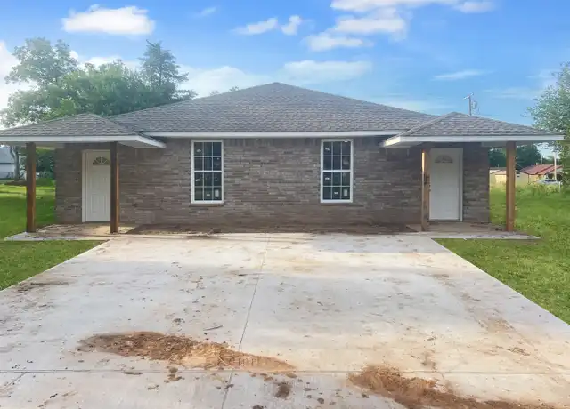 Property at 805 SW Summit Ave Unit B, Lawton, OK, 73501, 3 beds, 2 baths, [object Object]