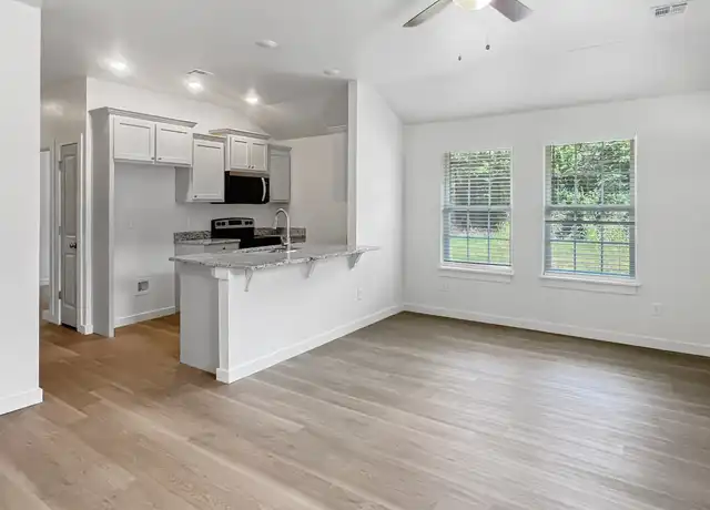 Property at 805 SW Summit Ave Unit B, Lawton, OK, 73501, 3 beds, 2 baths, [object Object]
