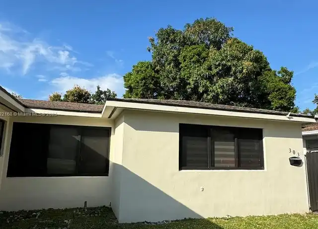 Property at 301 SE 2nd St Unit 1-3, Hallandale Beach, FL, 33009, 1 bed, 1 bath, [object Object]