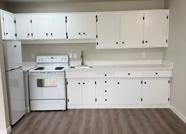 Property at 8620 Roosevelt Way NE Unit 204, Seattle, WA, 98115, 1 bed, 1 bath, [object Object]