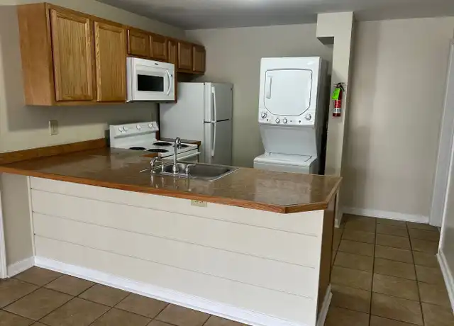 Property at 135 E Cook Rd Unit C6, Mansfield, OH, 44907, 3 beds, 1 bath, [object Object]