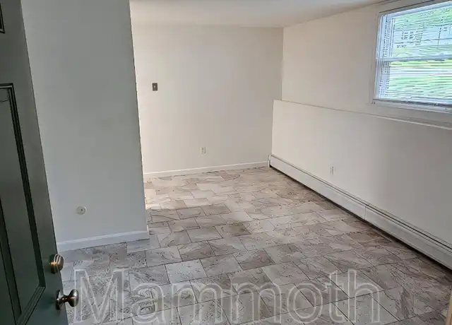 Property at 9 Emerald Dr Unit 2, Barrington, NH, 03825, 2 beds, 1 bath, [object Object]