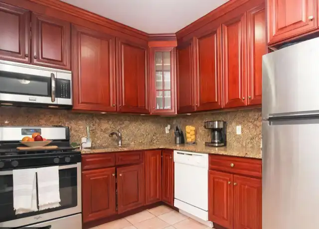 Property at 8352 Talbot St, Kew Gardens, NY, 11415, 1 bed, 1 bath, [object Object]