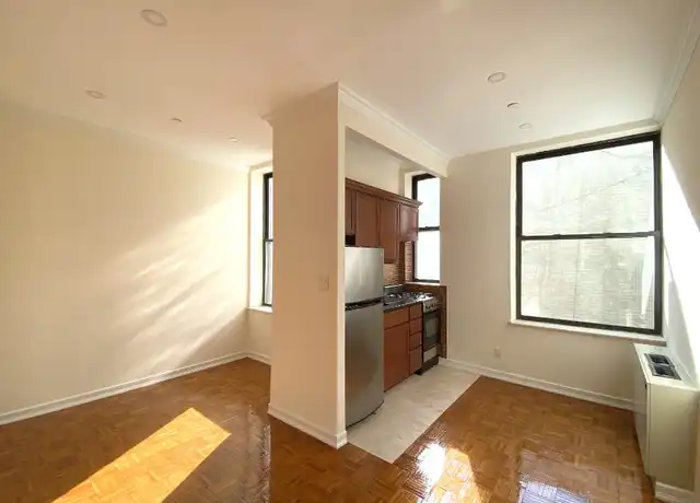 Property at 304 W 92nd St Unit 5G, New York, NY, 10025, 0 beds, 1 bath, [object Object]