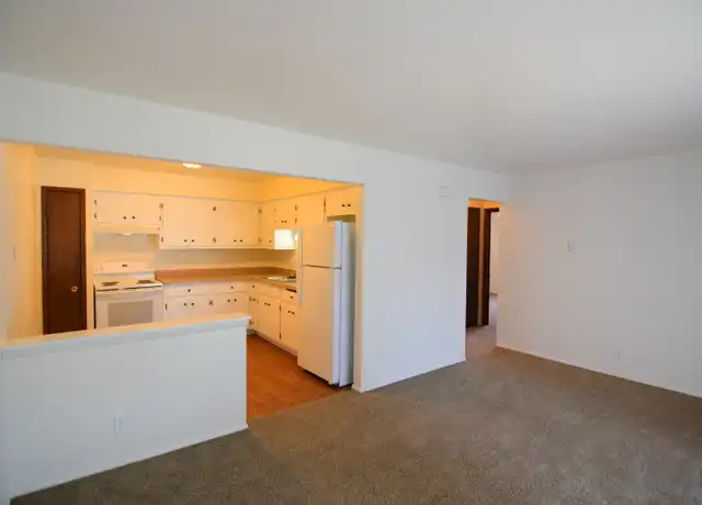 Property at 442 Hartwell St Unit 2l, Elkhorn, WI, 53121, 2 beds, 1 bath, [object Object]