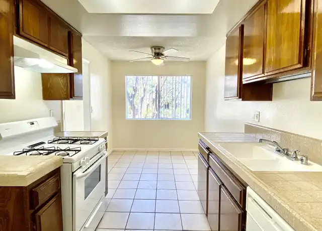 Property at 590 W 24th St Unit 2, San Pedro, CA, 90731, 2 beds, 1 bath, [object Object]