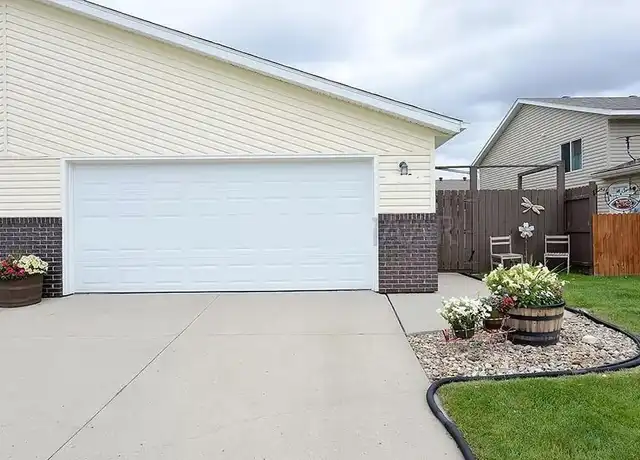 Property at 2565 Amber Valley Ct S, Fargo, ND, 58104, 3 beds, 2 baths, [object Object]