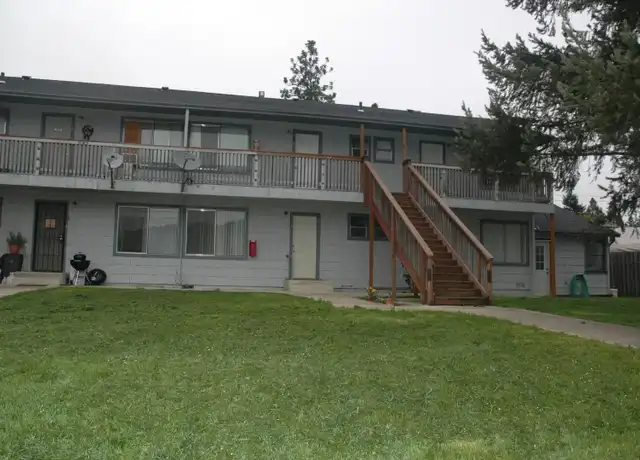Property at 645 W First Ave #1, Sutherlin, OR, 97479, 1 bed, 1 bath, [object Object]
