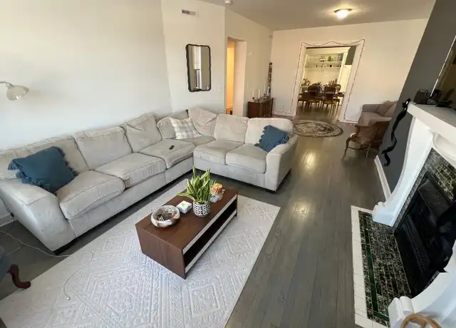 Property at 2813 E Belleview Pl Unit 5, Milwaukee, WI, 53211, 3 beds, 1 bath, [object Object]