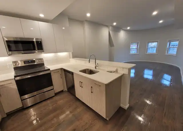 Property at 1406 Beacon St Unit 4, Brookline, MA, 02446, 3 beds, 2 baths, [object Object]