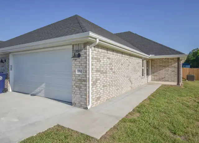 Property at 939 W Buchanan St Unit 2, Prairie Grove, AR, 72753, 3 beds, 2 baths, [object Object]