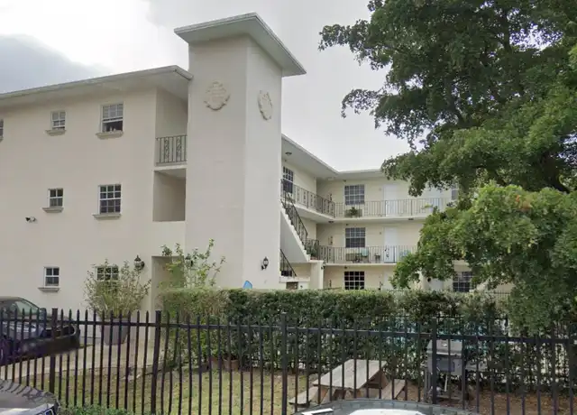 Property at 3270 W Trade Ave Unit 13, Miami, FL, 33133, 2 beds, 1 bath, [object Object]