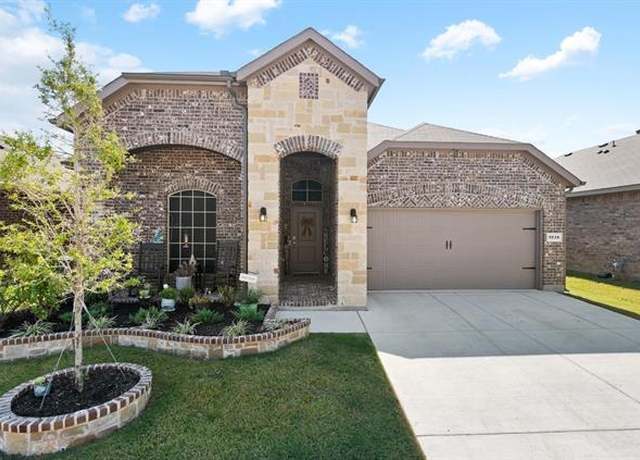 Photo of 1036 Gillespie Dr, Justin, TX 76247
