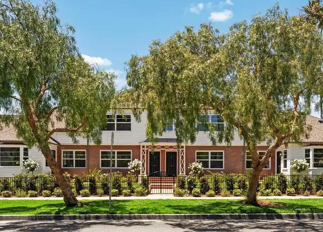 Property at 831 Idaho Ave, Santa Monica, CA, 90403, 2 beds, 2 baths, [object Object]